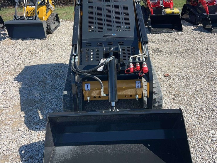 2026-cfg-industrial-kkt(a)27-mini-skid-steer-image-2