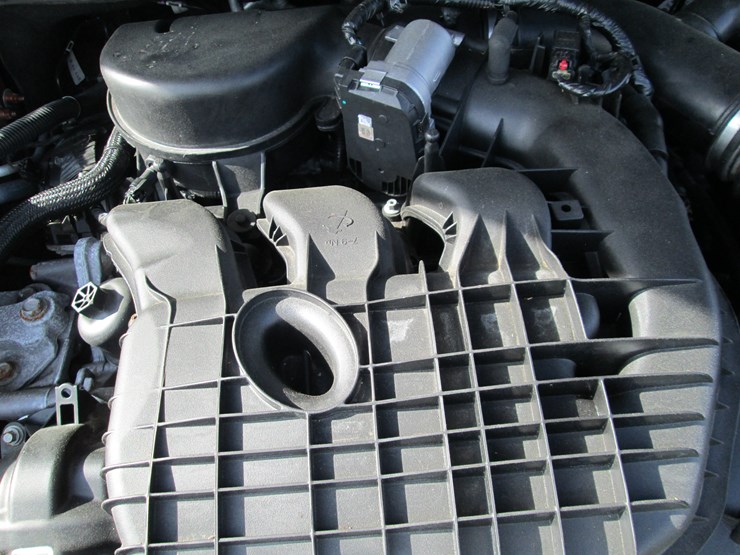 2014-dodge-journey-sxt-image-16