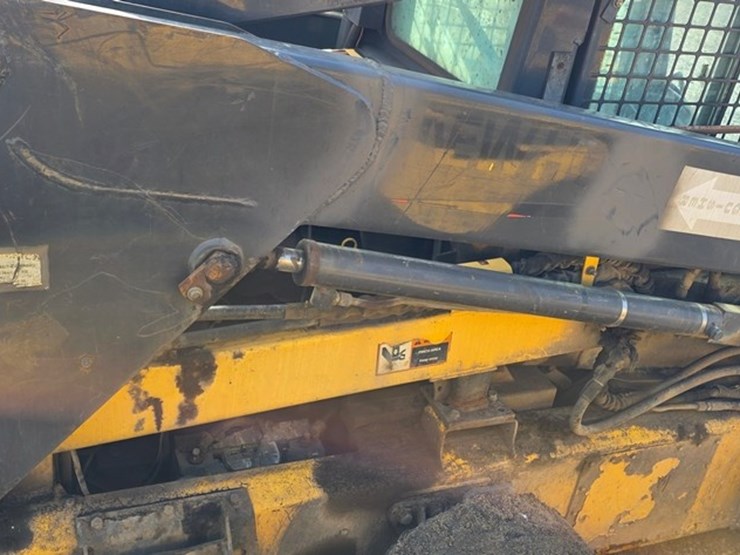 new-holland-ls180-image-12