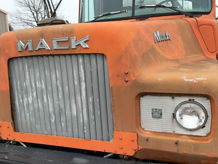 #303-•-mack-crane-truck-image-34