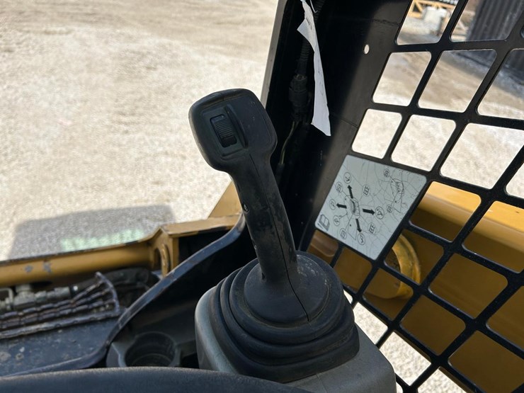 caterpillar-257d-image-19