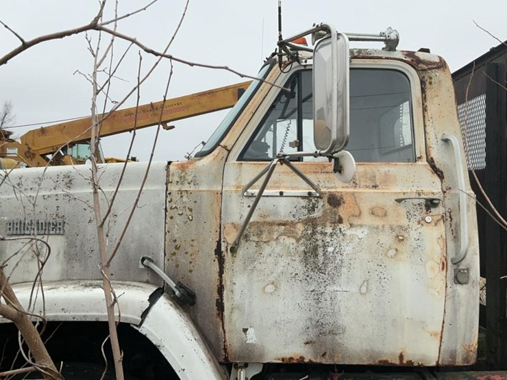 1984-gmc-9500-image-14