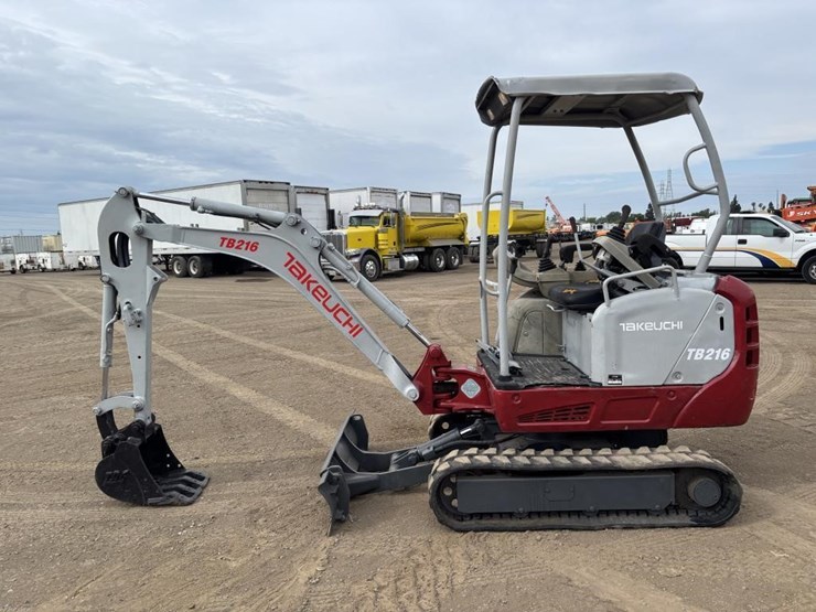 takeuchi-tb216-image-5