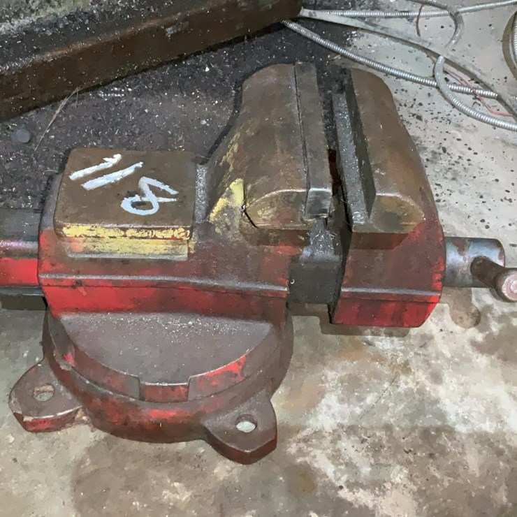 #118 • Bench Vise
