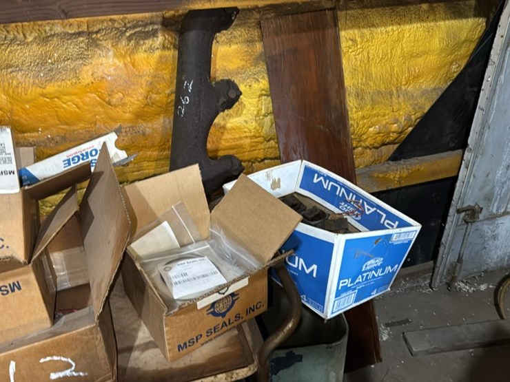 #262-•-engine-parts-image-4