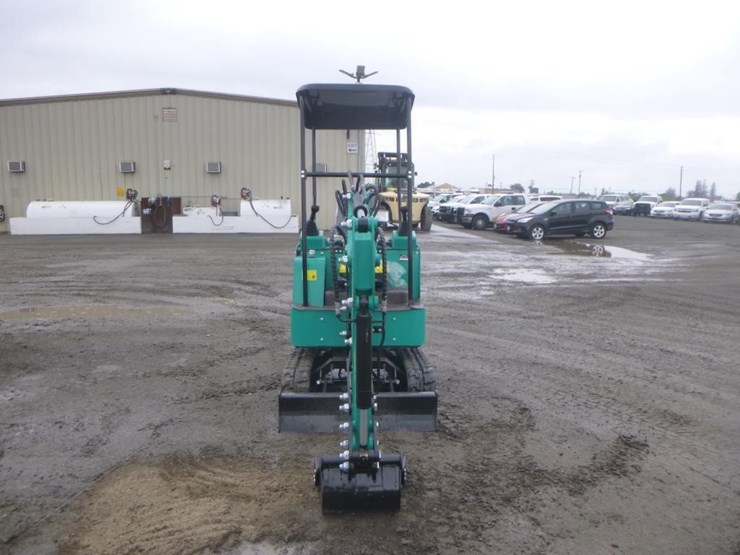 2025-agt-h15r-hydraulic-excavator-image-6