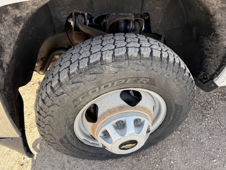 2016-chevrolet-silverado-3500hd-image-22