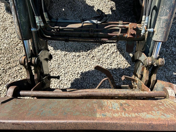 new-holland-5640-image-10