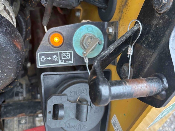 2019-caterpillar-272d2-image-9