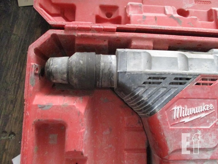 milwaukee-wavs-rotary-hammer-image-3