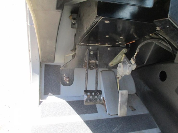 2007-genie-gth1056-image-11