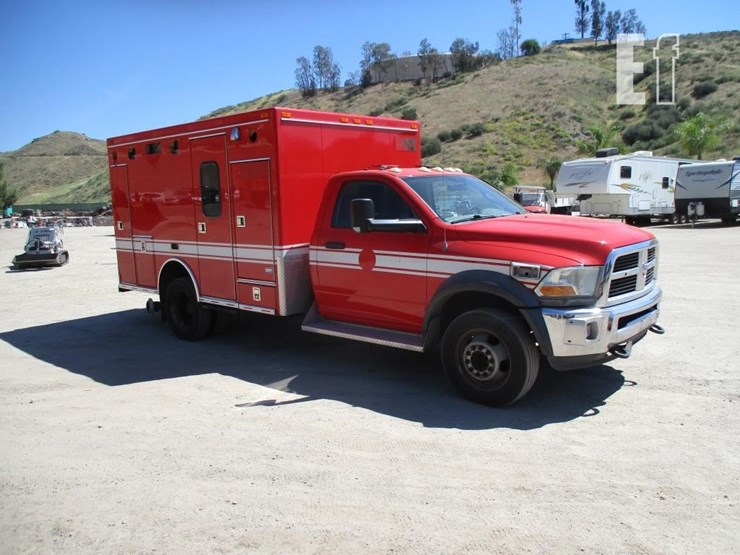 2011-dodge-3500-image-2