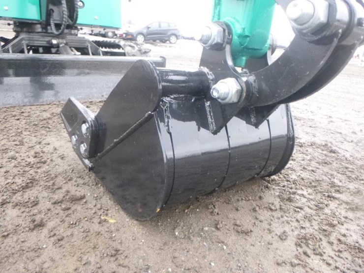 2025-agt-h15r-hydraulic-excavator-image-10