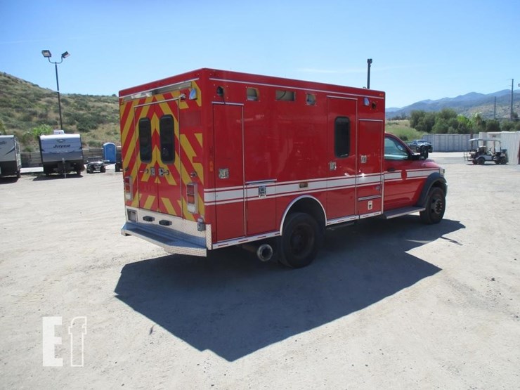 2011-dodge-3500-image-3