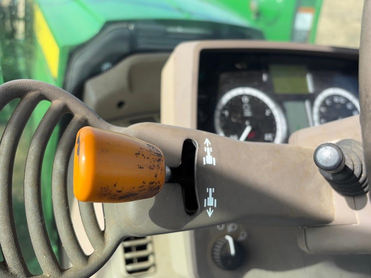 2019-john-deere-6175m-image-19