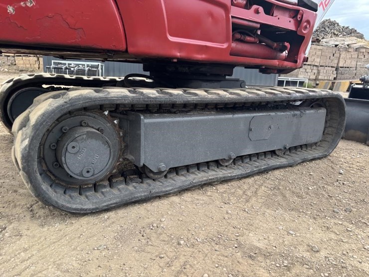 takeuchi-tb216-image-23