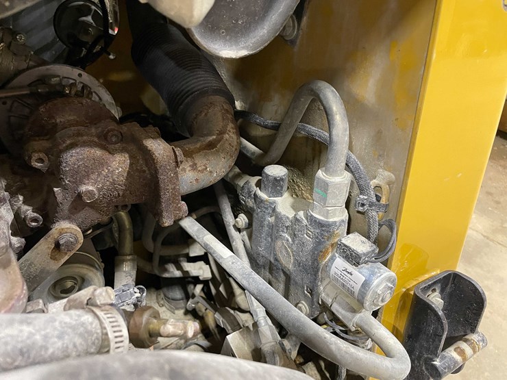 2012-caterpillar-226b3-image-12