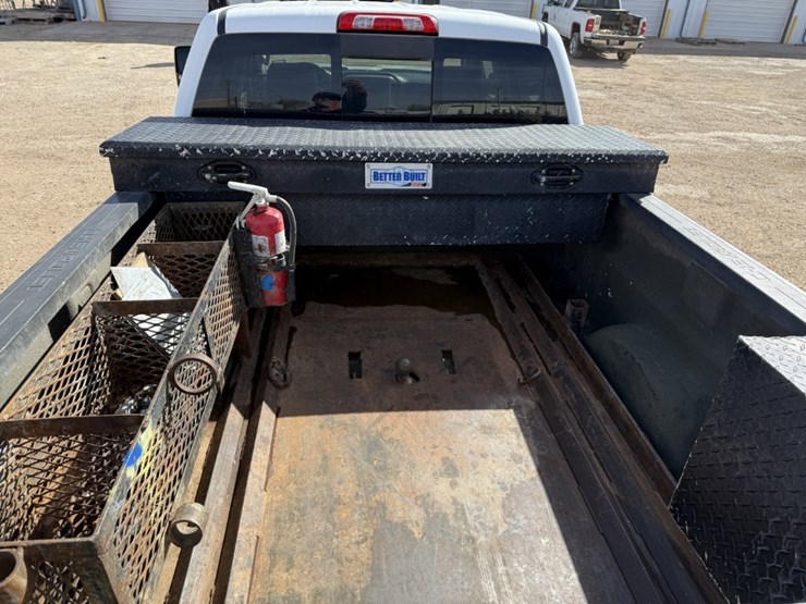 2015-chevrolet-silverado-2500hd-image-6