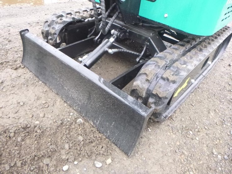 2026-agt-h15r-hydraulic-excavator-image-15