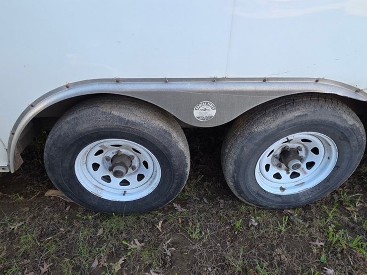 2013-united-trailer-2-axle-20'-box-trailer-(title)-image-11