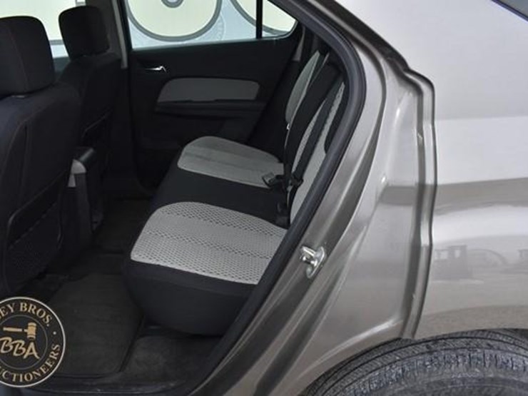 2010-chevrolet-equinox-ls-image-28