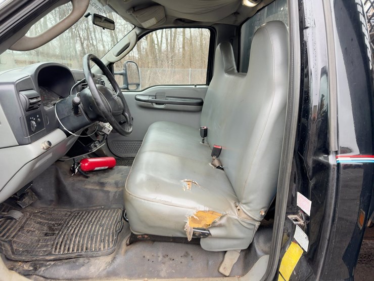 2006-ford-f550-xl-image-16