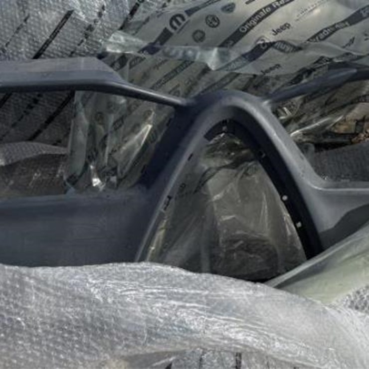 #93 • New In Wrap - Alfa Romeo Front Bumper Cover