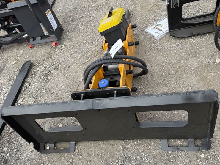 #138-•-skid-steer-breaker-w/-tank-image-2