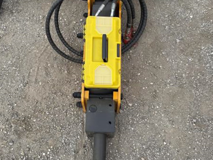 #135-•-skid-steer-breaker-w/-tank-image-3