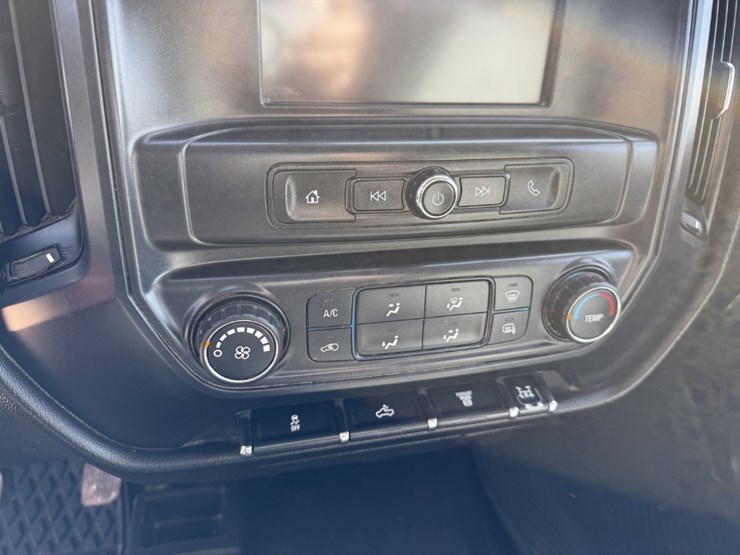 2016-chevrolet-silverado-3500hd-image-13