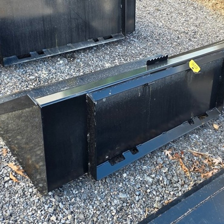 New Swict 66" Skidloader Bucket