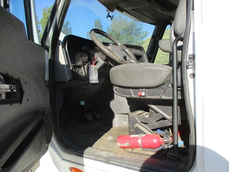 2017-international-prostar-image-7