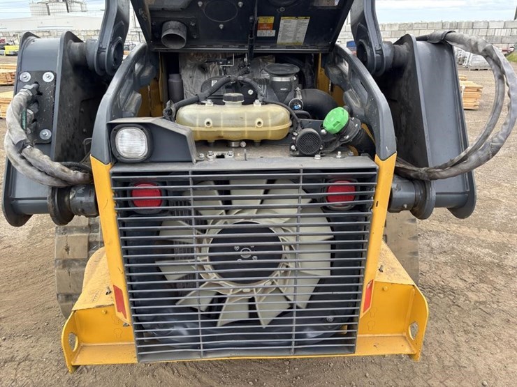 2022-deere-325g-image-30