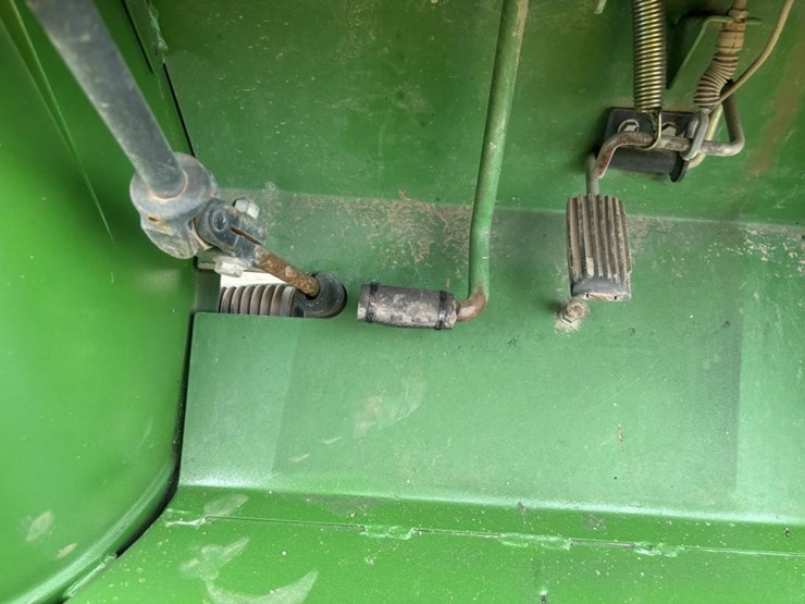 john-deere-gator-image-17