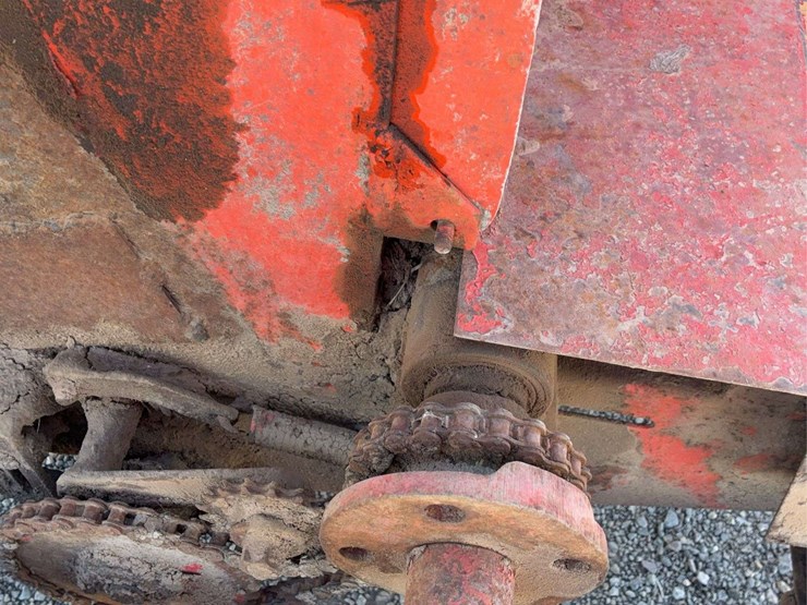 red-portable-pto-driven-feed-grinder-mixer,-steel-construction-image-13