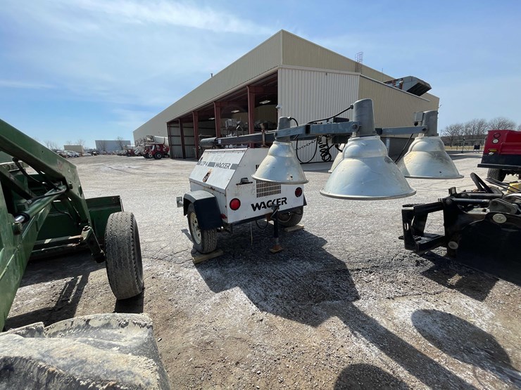 #5692-•-wacker-light-tower-image-7