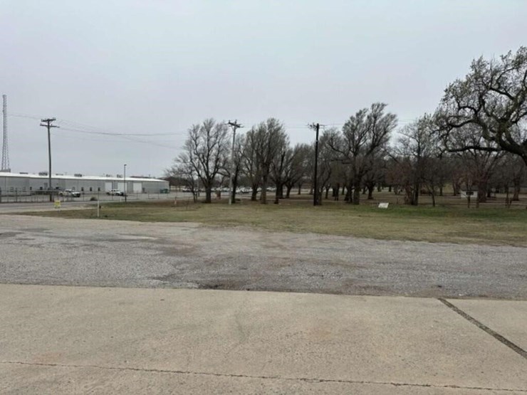 0.86-acre-tract-mol-corner-of-hwy-81-and-beebe-image-5