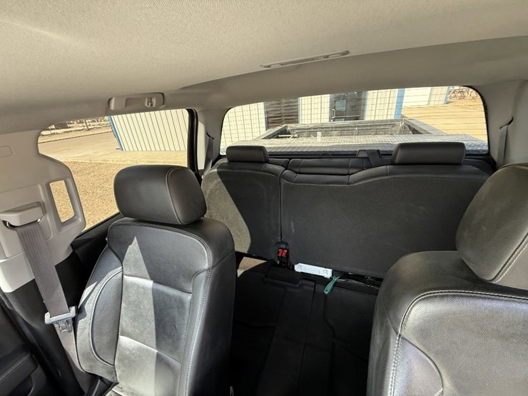 2017-chevrolet-silverado-2500hd-image-14