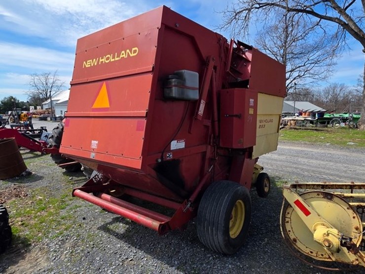 new-holland-853-image-4