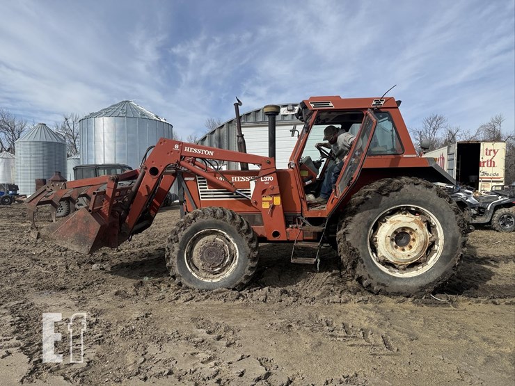 hesston-tractor-2805-image-2