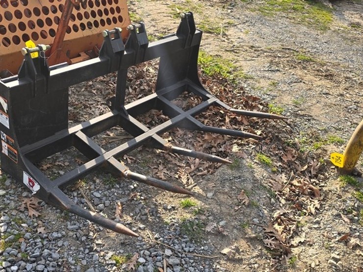 4'-skidloader-manure-forks-image-1