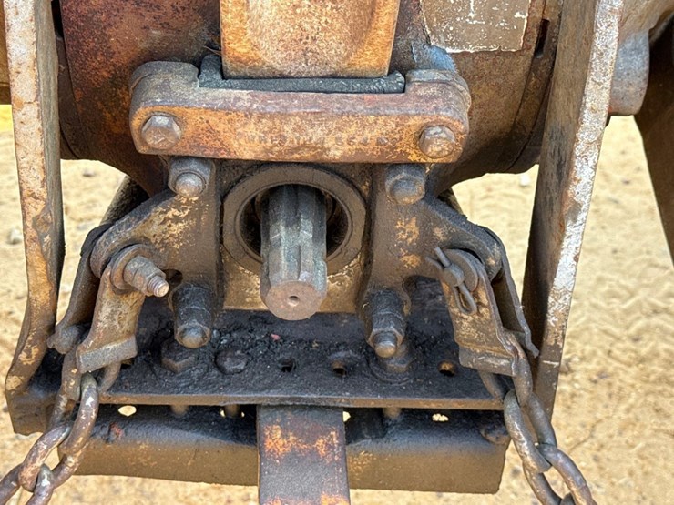 massey-ferguson-165-image-7