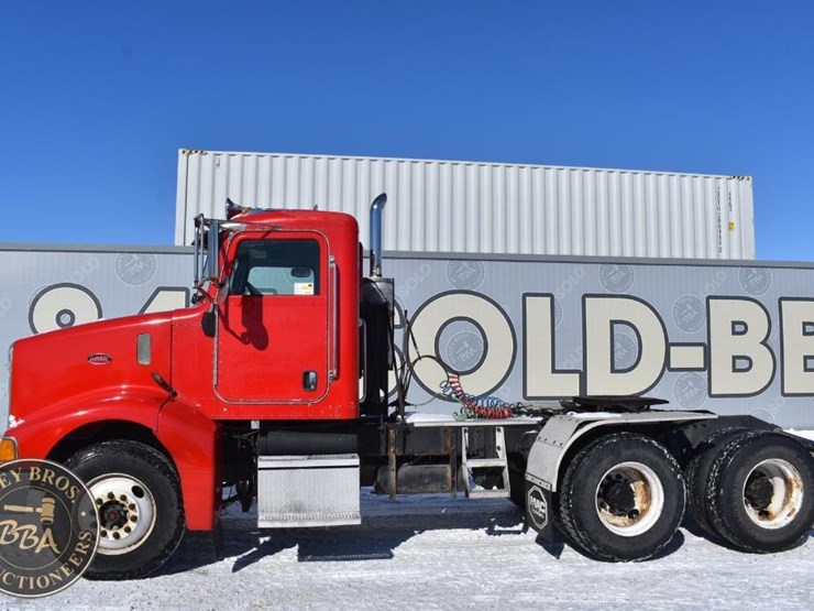2005-peterbilt-385-image-2