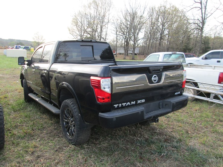 2016-nissan-titan-image-4