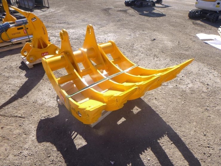 caterpillar-320-image-2