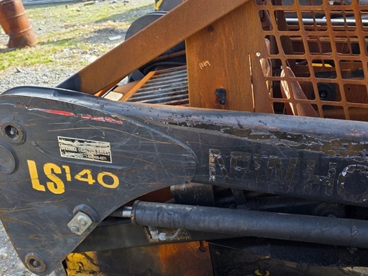 new-holland-ls140-image-12