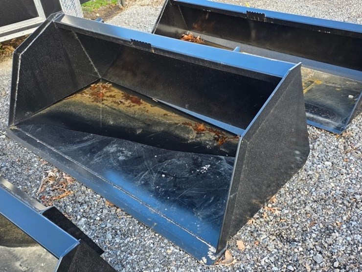 new-swict-78"-skidloader-material-bucket-image-4