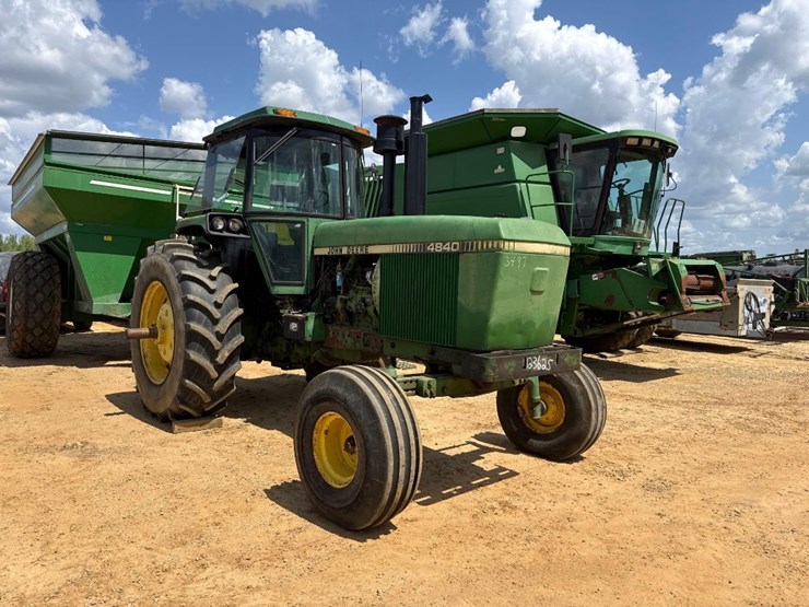 john-deere-4840-image-1