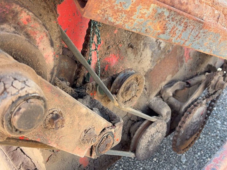 red-portable-pto-driven-feed-grinder-mixer,-steel-construction-image-17