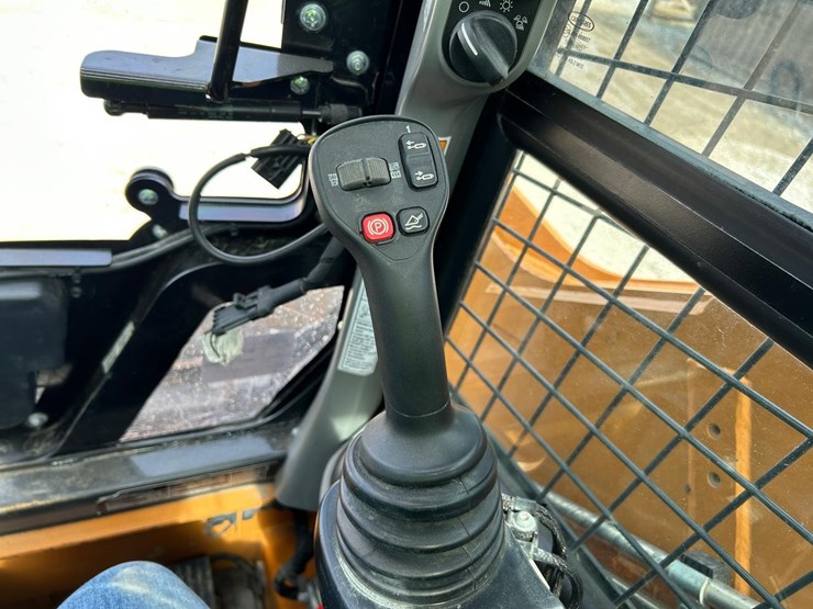 2023-case-tv620b-image-21